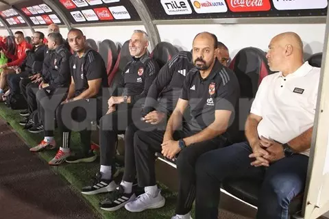 مصدر يكشف لـ"يلا كورة" مصير ثلاثي الأهلي في الجهاز الفني المحتمل لريفيرو